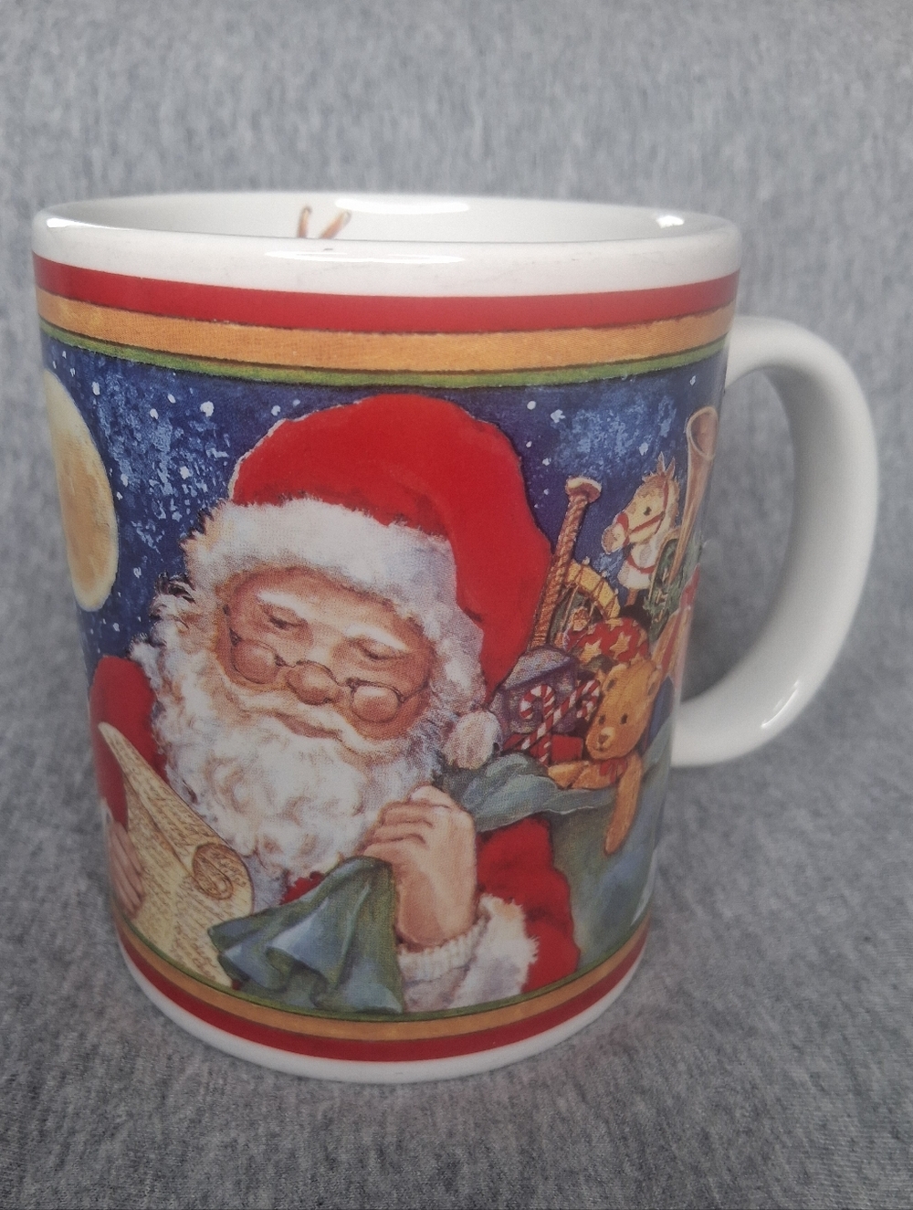 1999 J.C. Penney Collectible Christmas Mug Santa Coffee Cup